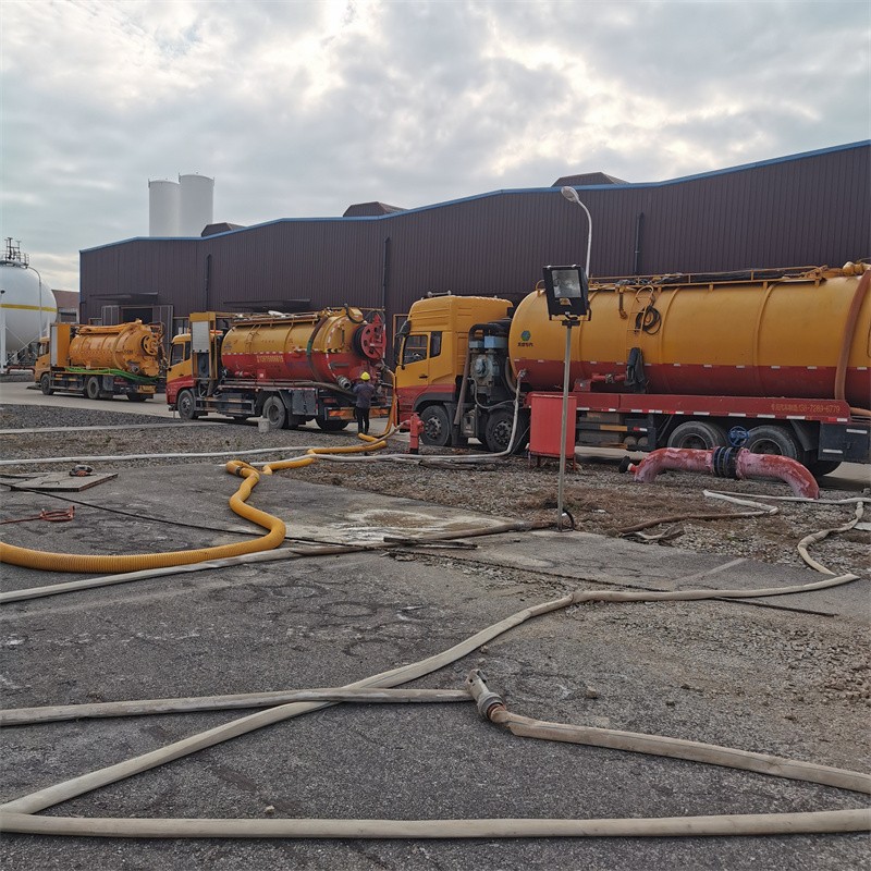 威远污水池清理